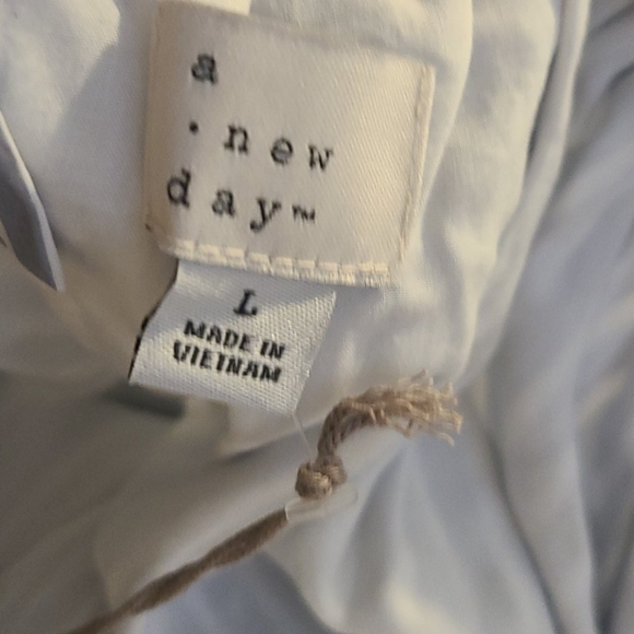 - A new day blue white striped tank - Picture 3 of 4